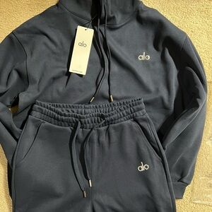 ALO Yoga Dark Gray Men Sweater